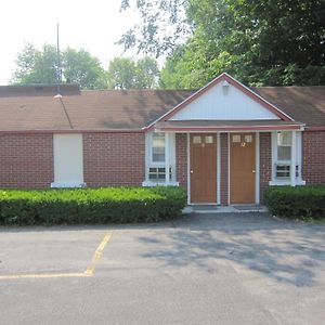 Pinecrest Motel